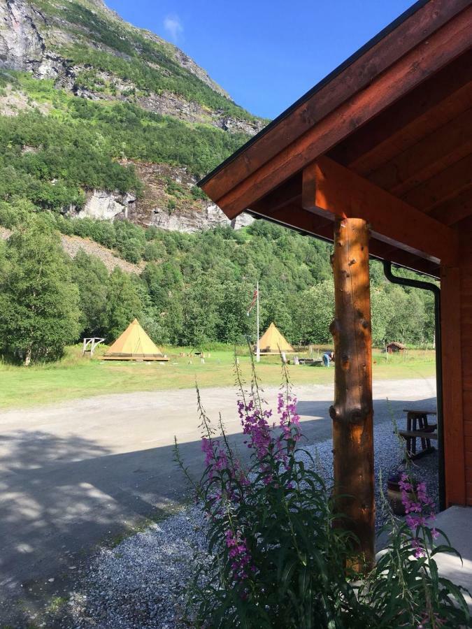 Dalen Gaard Camping Og Hytter Geiranger Exterior foto